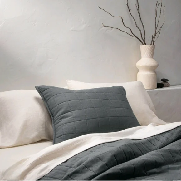 Casaluna Standard Heavyweight Linen Blend Quilt Pillow Sham Dark Gray - Picture 2 of 7